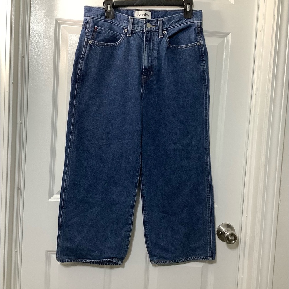 Capris wide leg   And high rise .Relaxed Fit Blue Jeans size 10.
